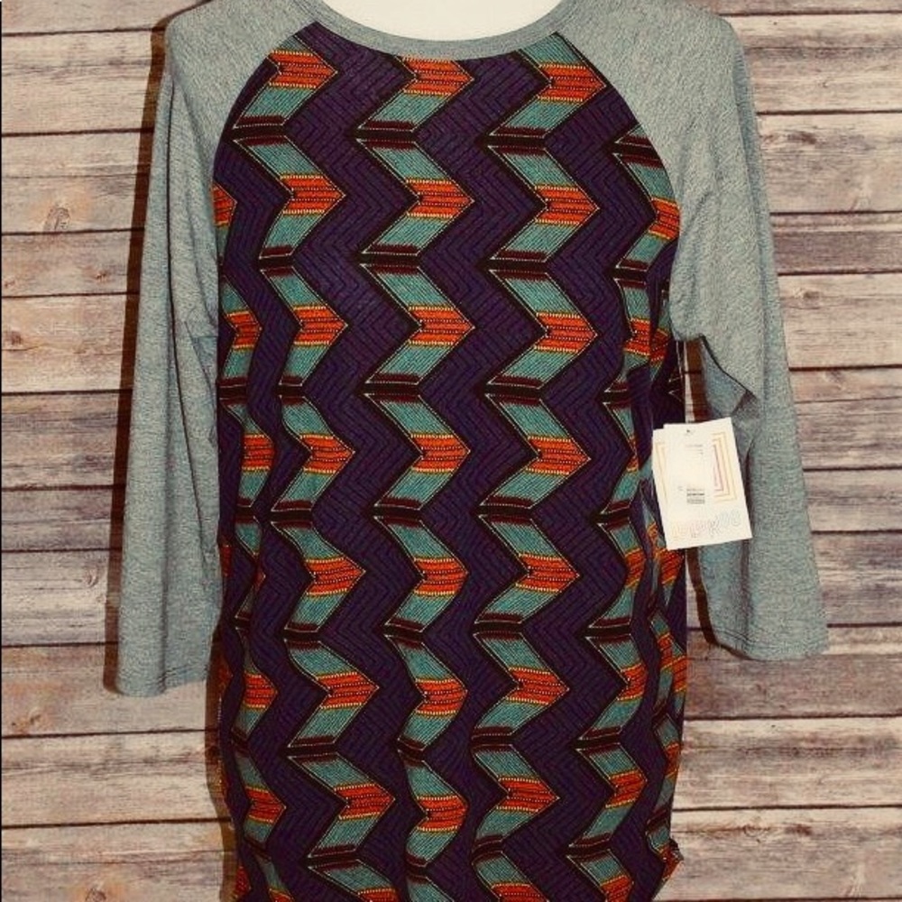 LuLaRoe M Randy Raglan Tee Shirt